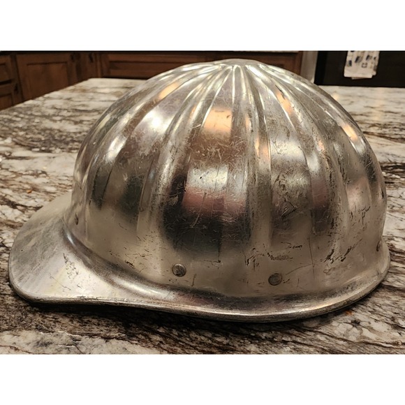 Vintage Superlite Aluminum Fibre-Metal Hard Hat Helmet with Liner 8 Rivet - USA - Picture 4 of 12